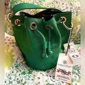 Divina Firenze Leather Bucket Crossbody Bag, Emerald, Made in Italy, NEW W TAGS